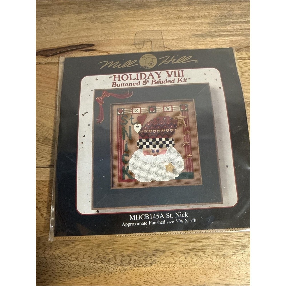 Mill Hill St Nick Holiday Buttoned Beaded Kit Santa Claus Christmas Star & Heart